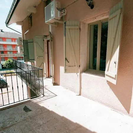 Appartement 5 2 Pieces Avec Parking *