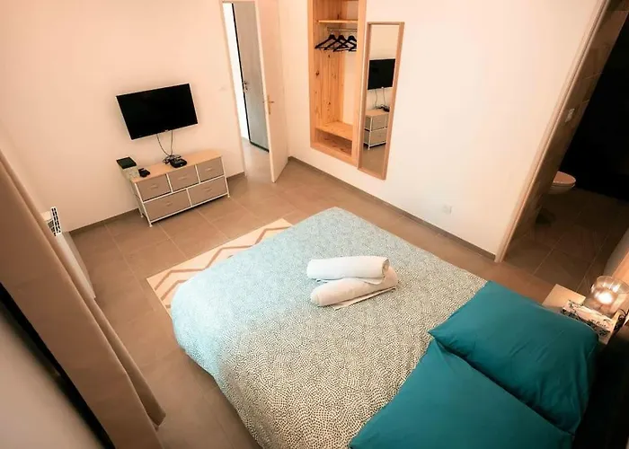 アパート 5 2 Pieces Avec Parking *