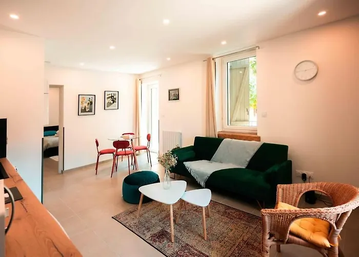 アパート 5 2 Pieces Avec Parking *