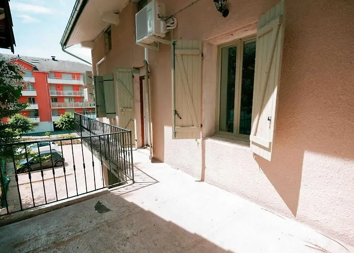 アパート 5 2 Pieces Avec Parking *